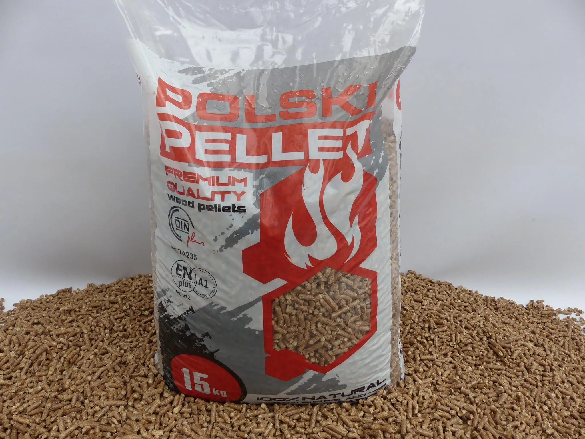 03ba180ee60298450f39a1ed64778306.webp Premium Holzpellets ENplus A1 975 kg (65 x 15 kg) – Bild 1